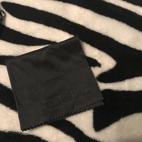 Diff Eyeware - Picture 4 of 4